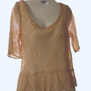 Cream Lace Top with Ruffles Deletta S